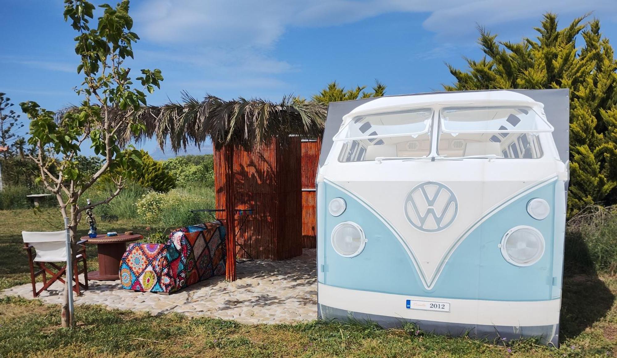 Cornelia Hippie Magic Bus Villa Kíssamos Exteriör bild
